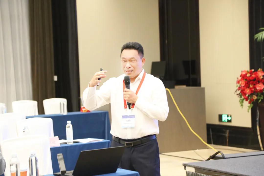 General Manager Mr. Zheng Chunyang made a special report on "Concentrate on the Main Business and Take the Path of Specialization and Innovation"